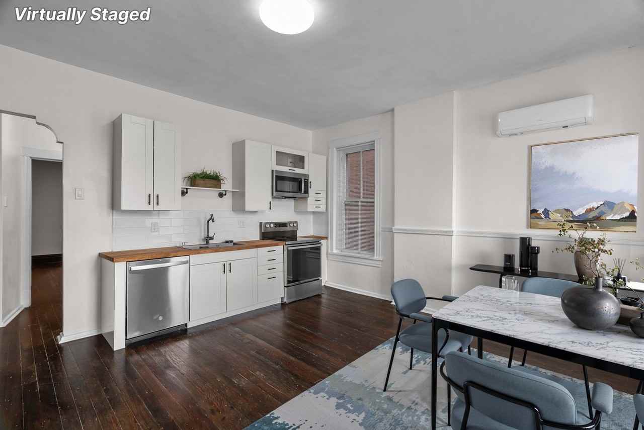 2042 Russell Blvd - Photo 2 of 10