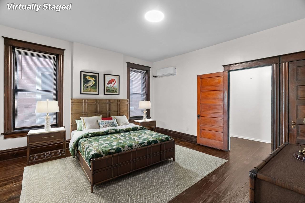 2042 Russell Blvd - Photo 5 of 10