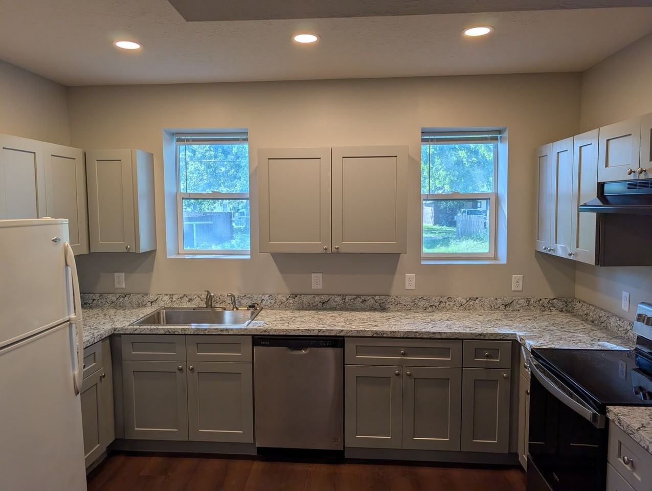4119 N 60th St - Photo 2 of 20