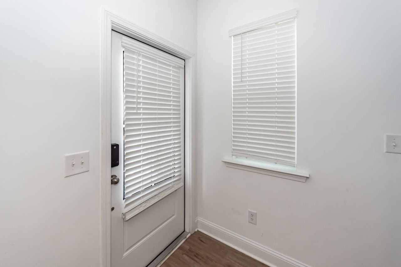 7102 Channel Park Dr - Photo 3 of 29