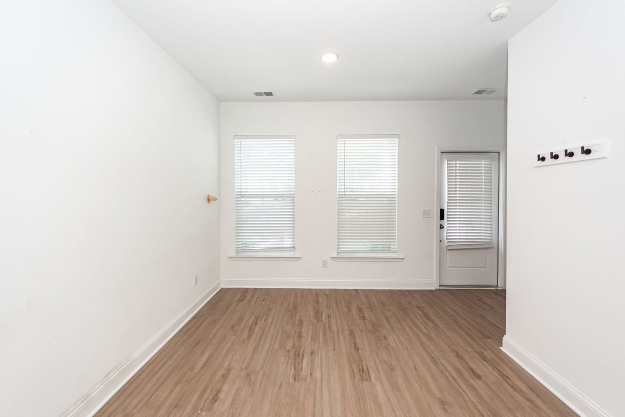 7102 Channel Park Dr - Photo 6 of 29