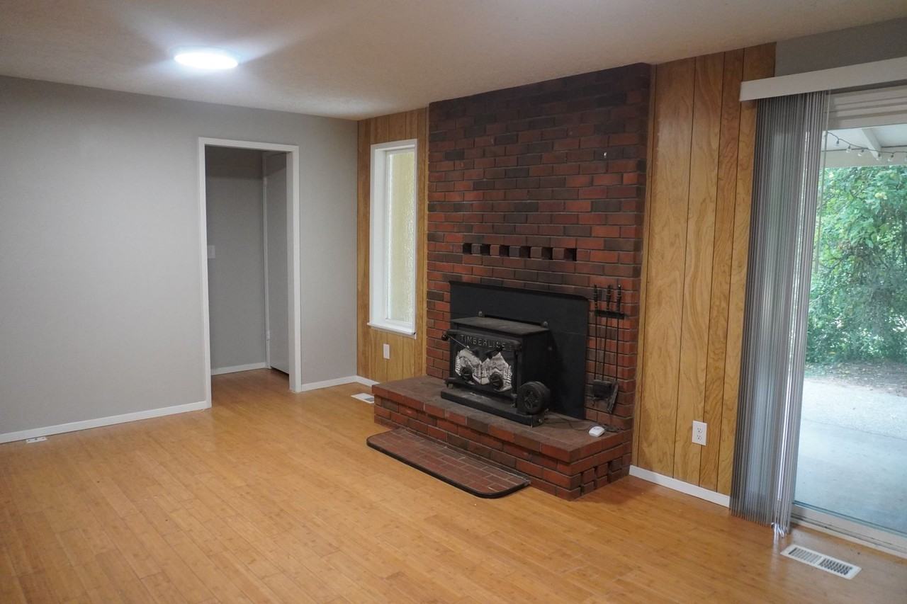 2238 Ne 179th St - Photo 5 of 11