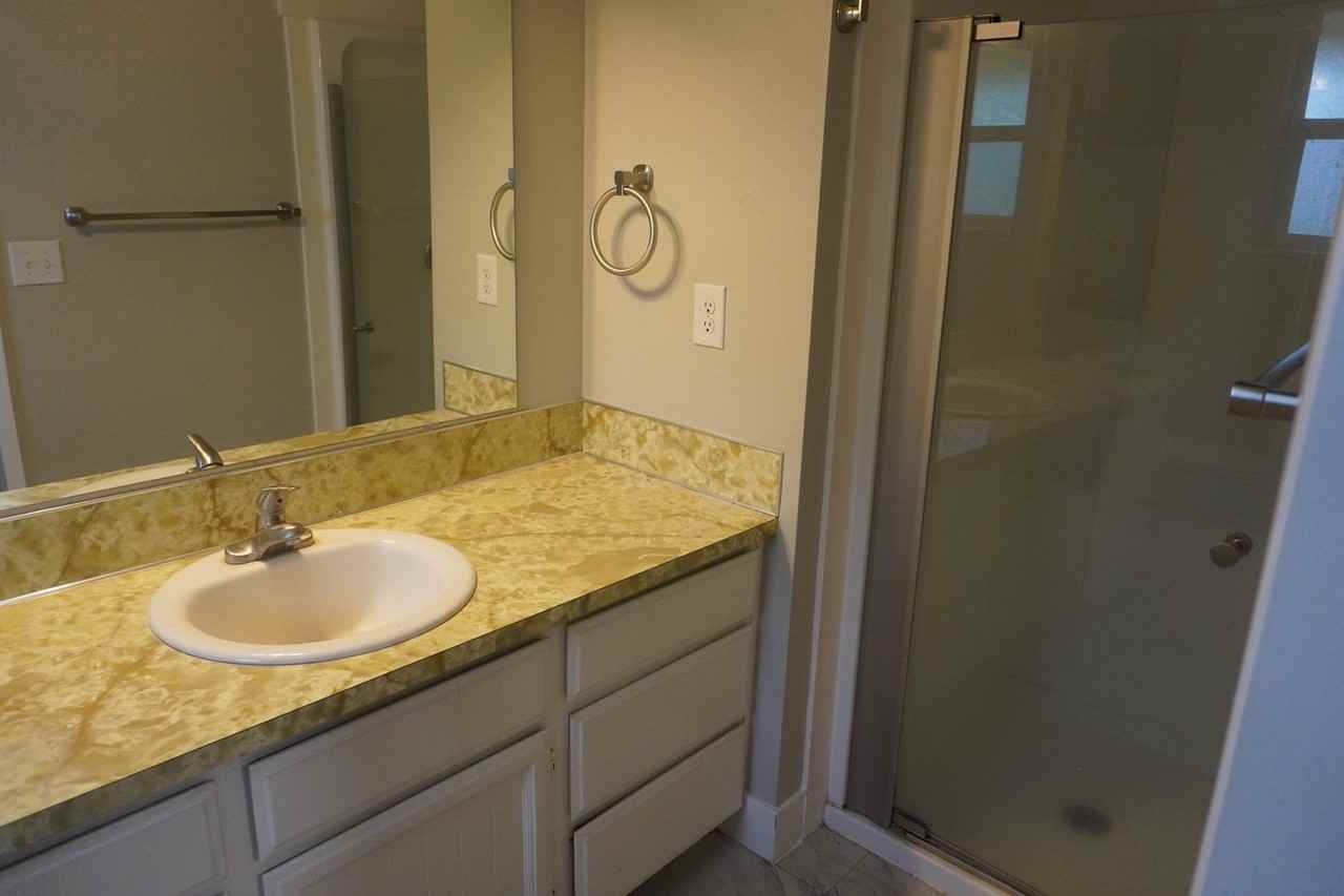 2238 Ne 179th St - Photo 6 of 11