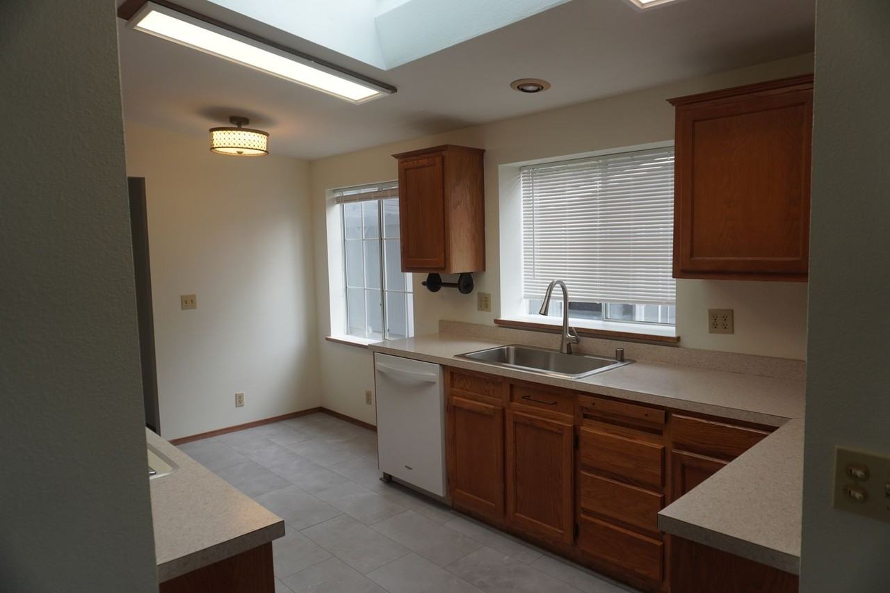 18109 Ne 25th Ave - Photo 4 of 20