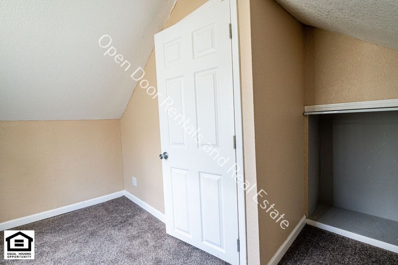 1418 Sunshine Dr - Photo 3 of 20