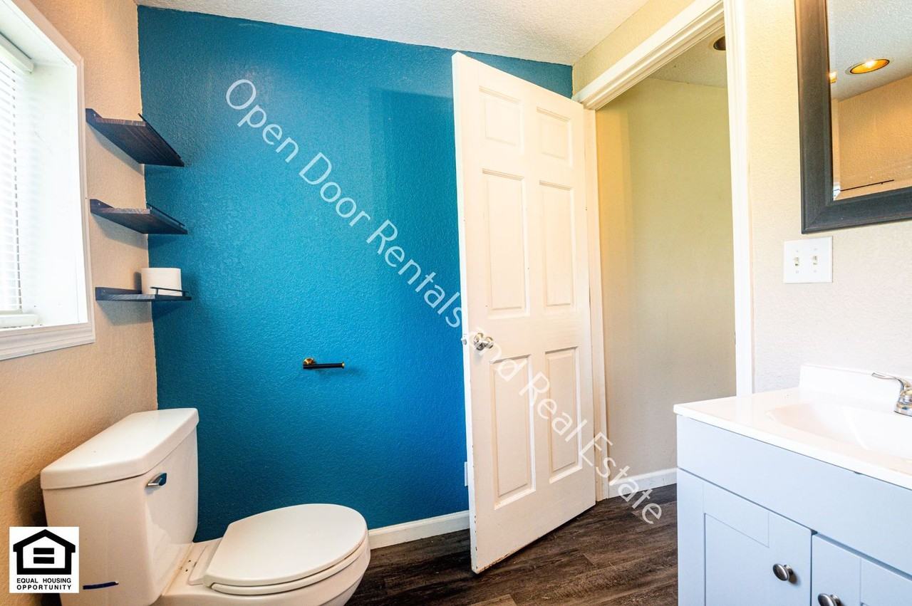 1418 Sunshine Dr - Photo 4 of 20