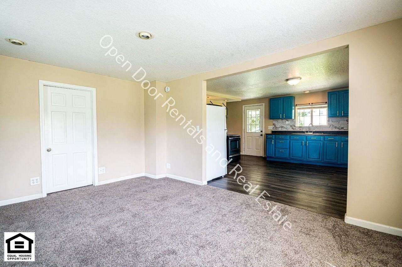 1418 Sunshine Dr - Photo 6 of 20
