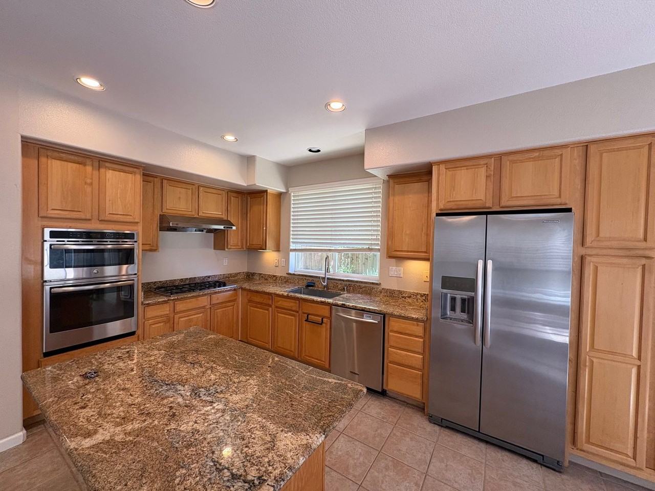 5411 Asterwood Dr - Photo 5 of 35