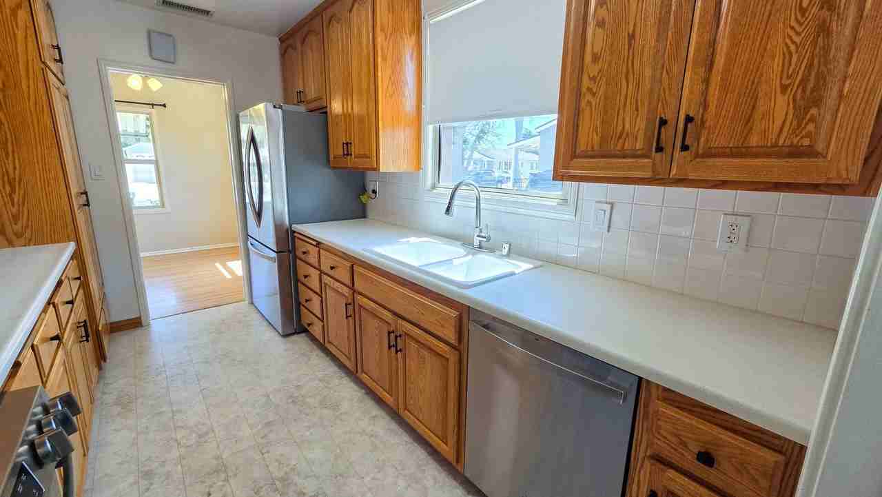 6727 Boer Ave - Photo 7 of 24