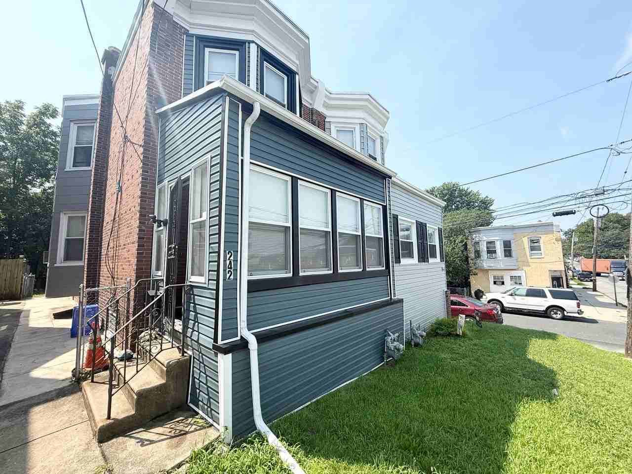 242 Pusey Ave - Photo 2 of 30