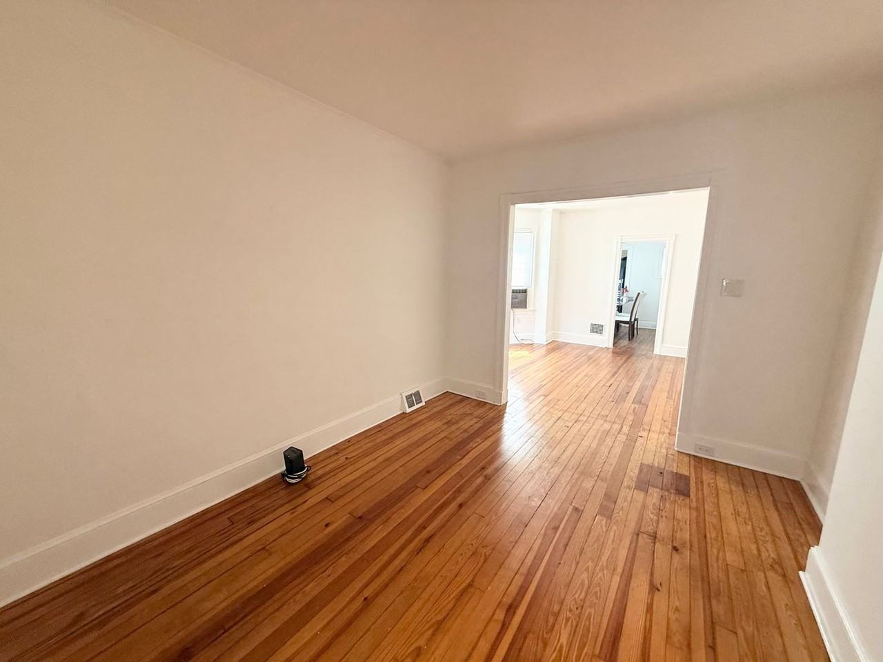 242 Pusey Ave - Photo 5 of 30