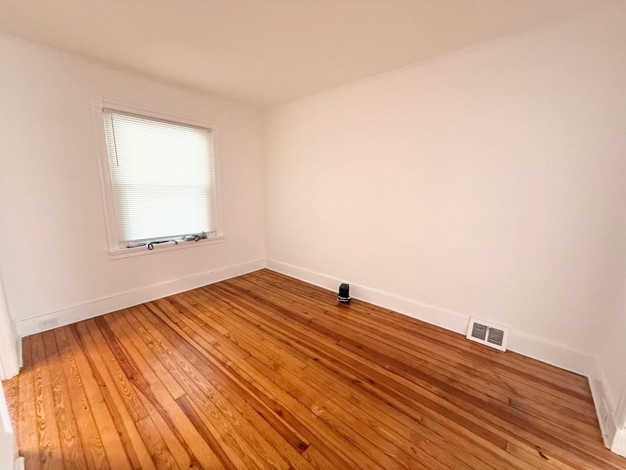 242 Pusey Ave - Photo 6 of 30