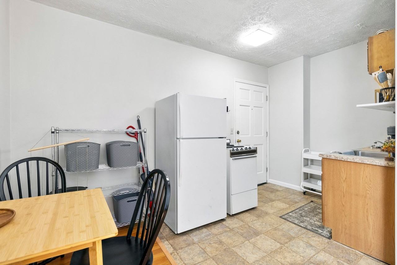 Downtown Morgantown Apartments | Steps from WVU | 1 & 2 Bedrooms Available - Photo 7 of 50