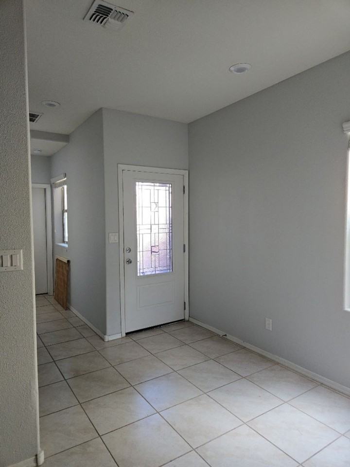1616 Volponi Dr Se - Photo 3 of 19