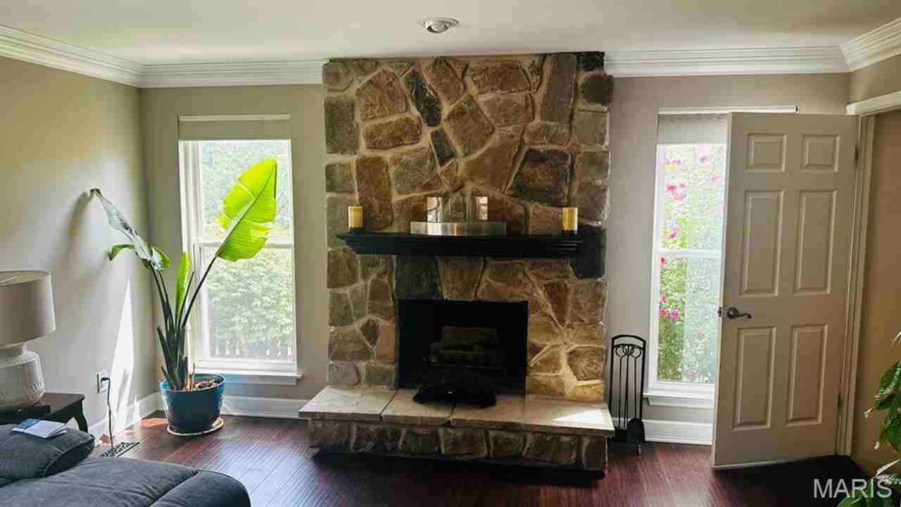 1842 Shadywood Ct - Photo 5 of 16