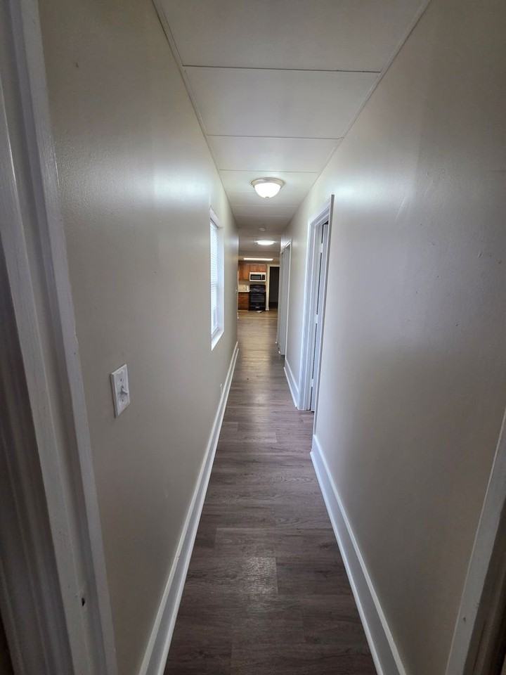 2402 Rowan St - Photo 6 of 27