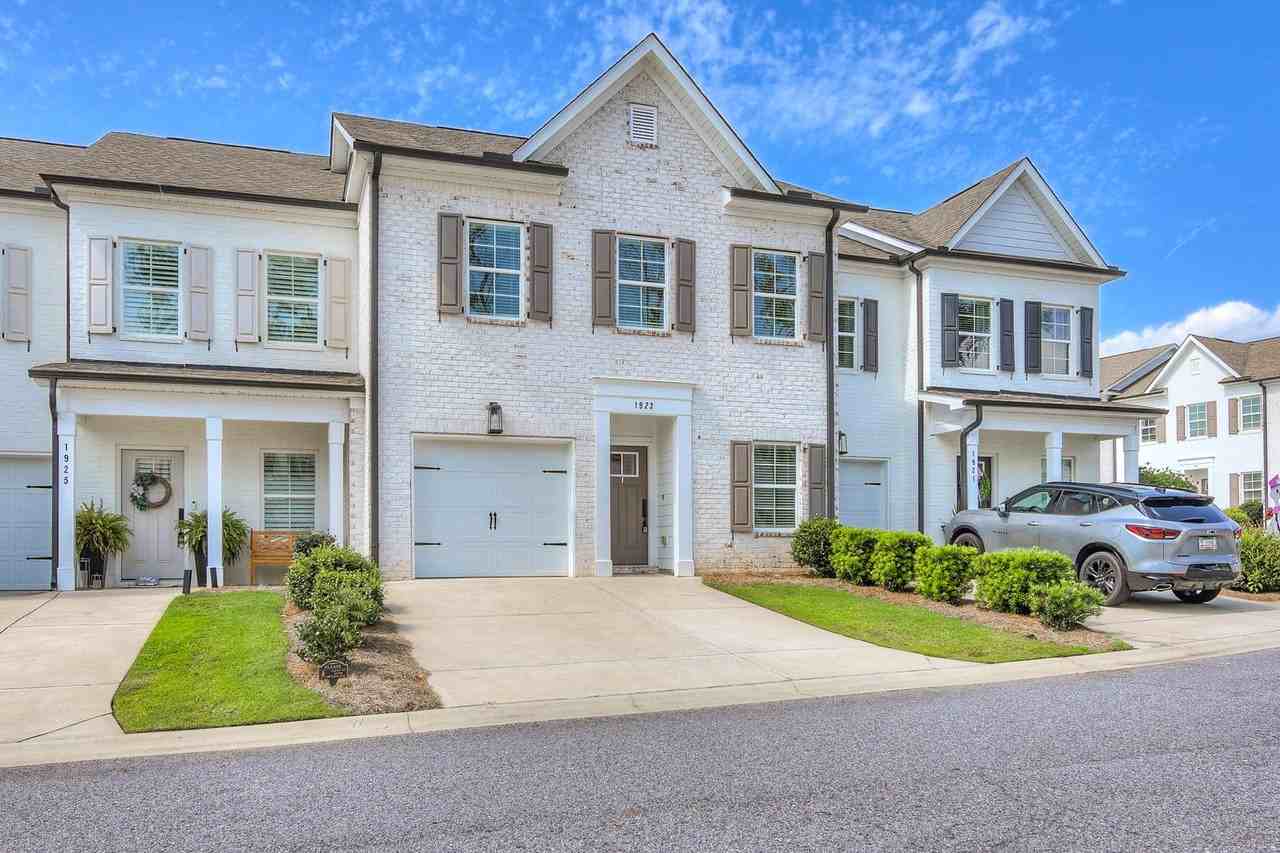 1923 Avenel Ln - Photo 2 of 36