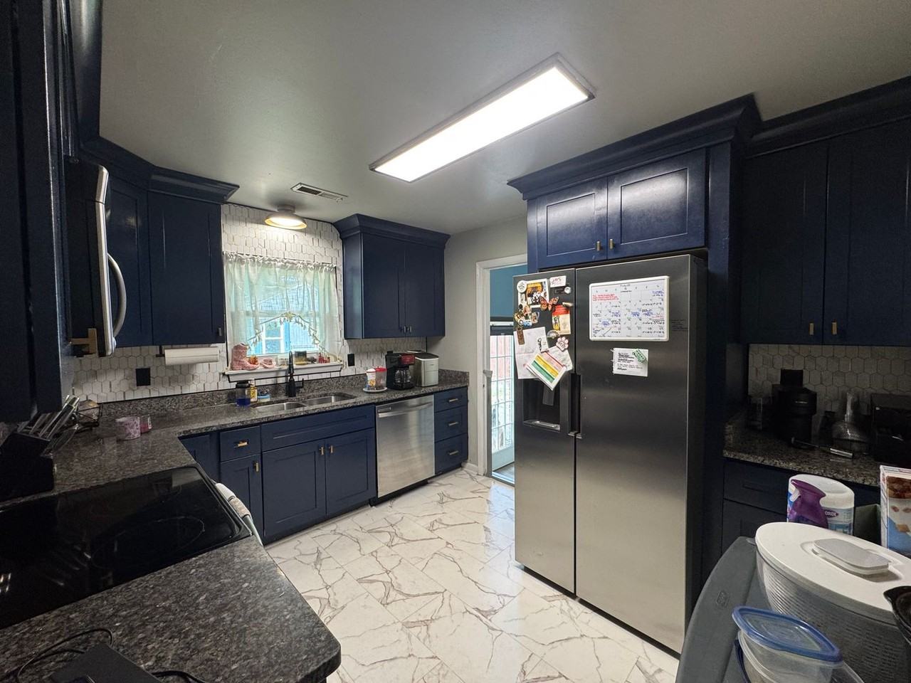2041 Midway Ave - Photo 6 of 17