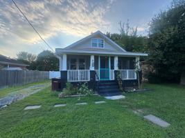 featured image of 1525 Hawthorne Dr