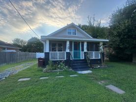 1525 Hawthorne Dr - Photo 1 of 1