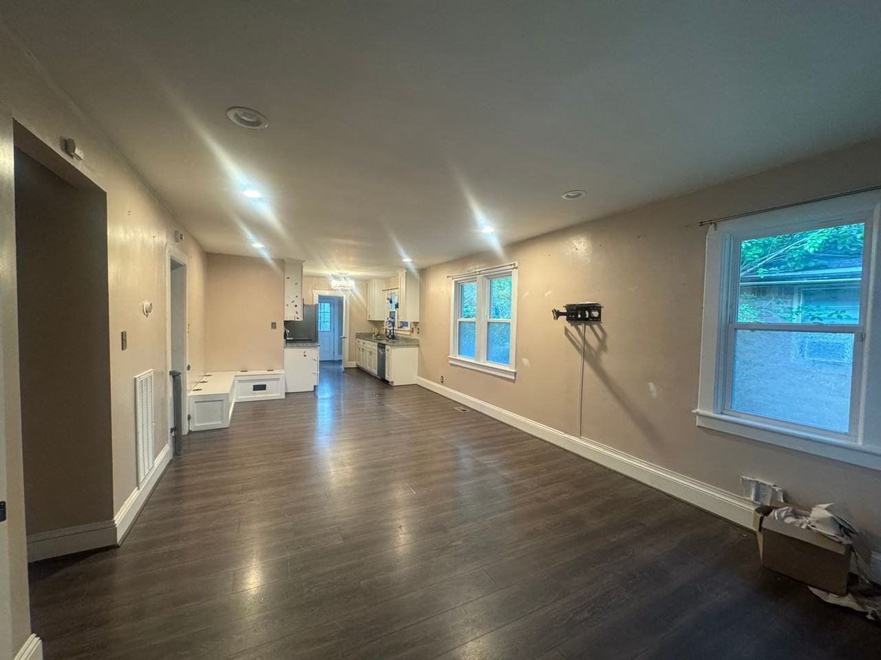 1525 Hawthorne Dr - Photo 3 of 18