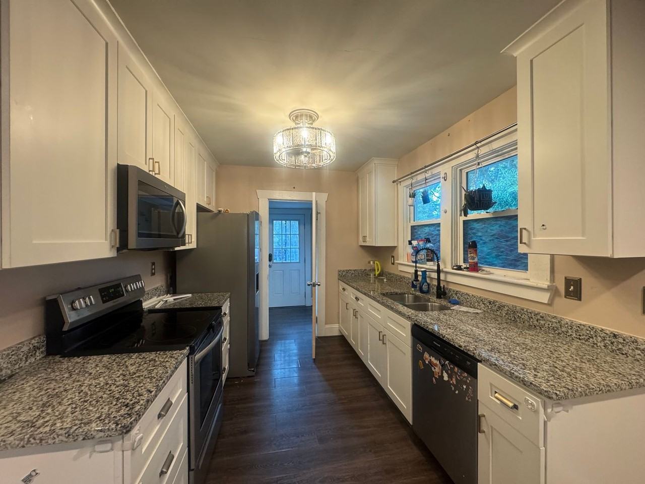 1525 Hawthorne Dr - Photo 5 of 18