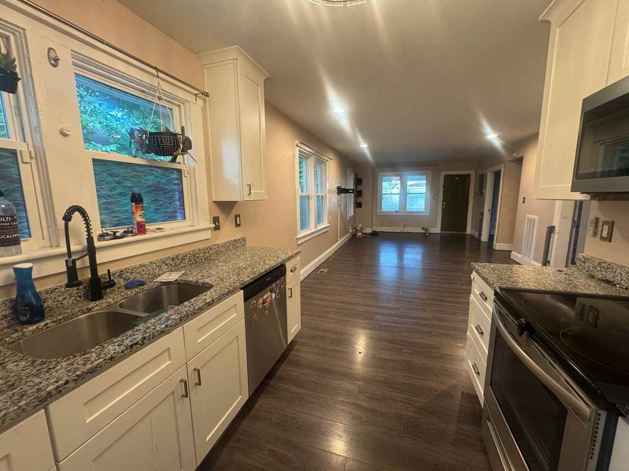 1525 Hawthorne Dr - Photo 6 of 18
