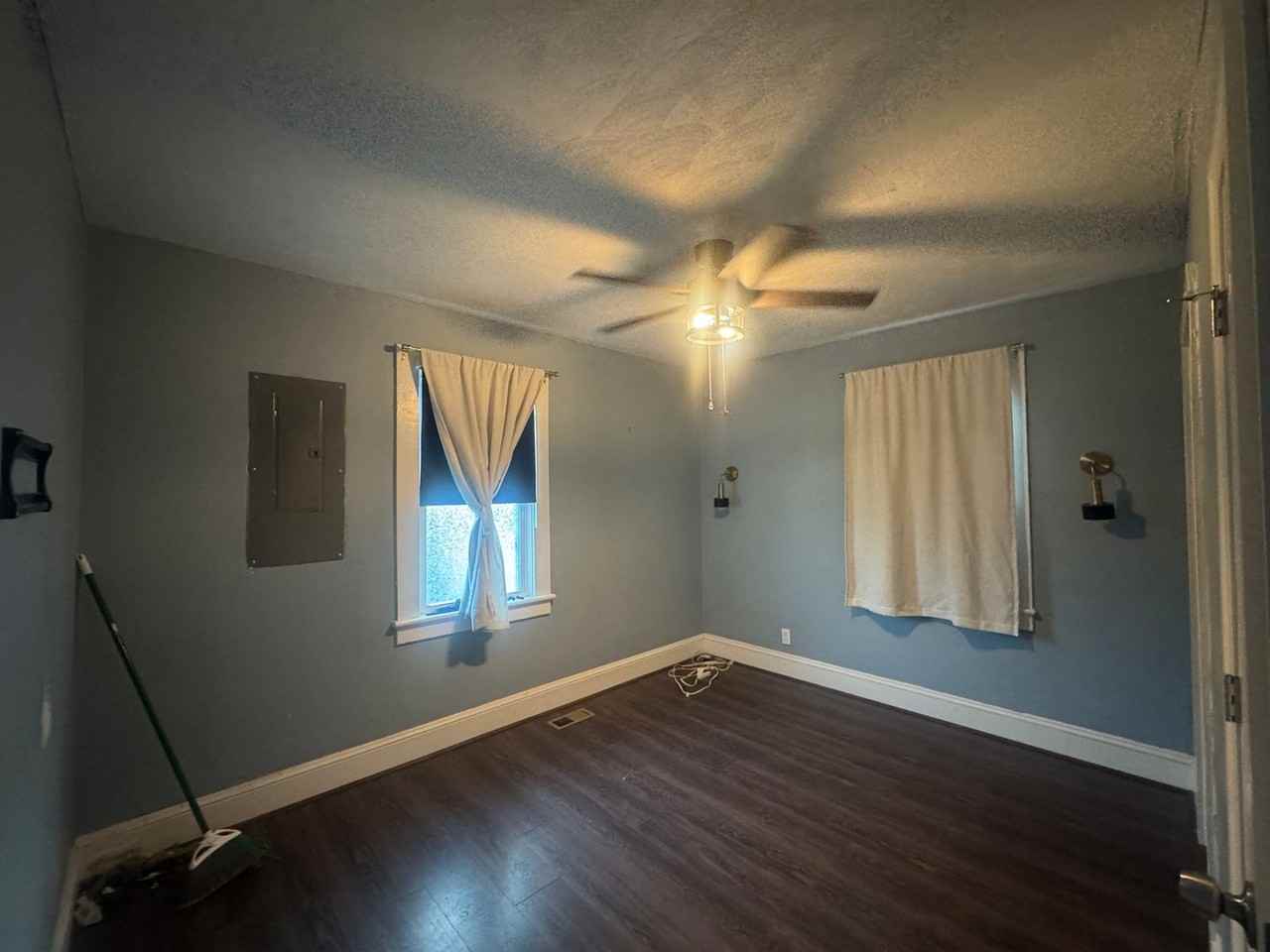 1525 Hawthorne Dr - Photo 7 of 18