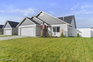 featured image of 3813 N Pradera Ln