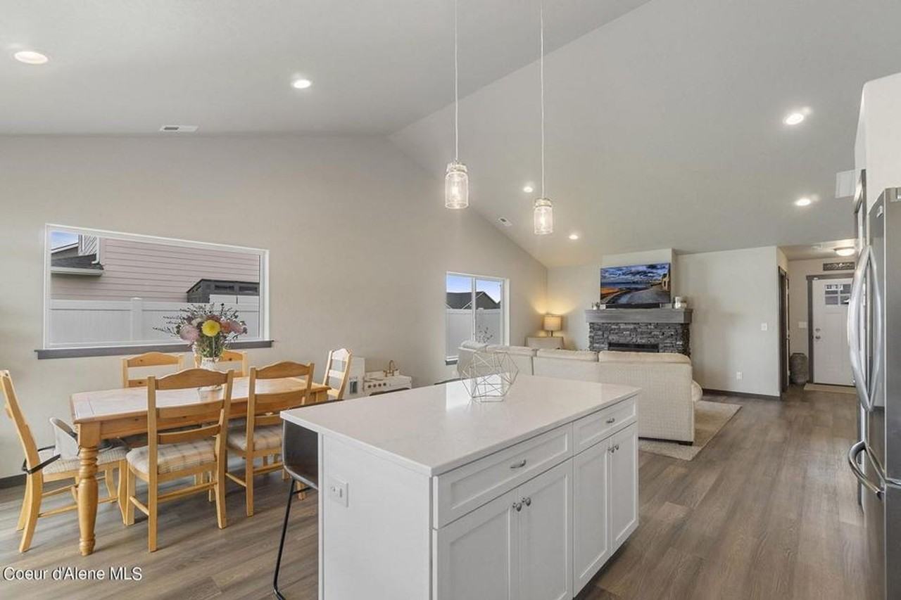 3813 N Pradera Ln - Photo 4 of 23