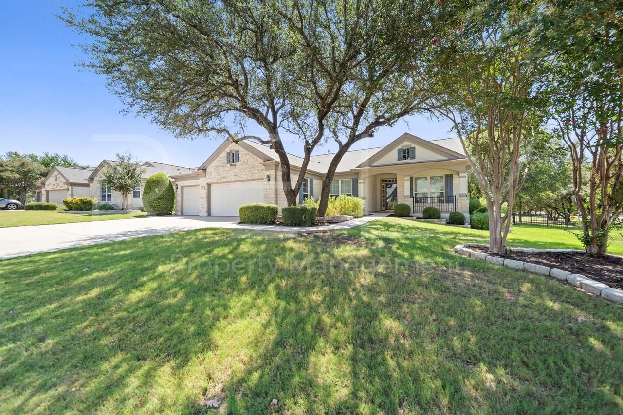 808 Armstrong Dr - Photo 4 of 50
