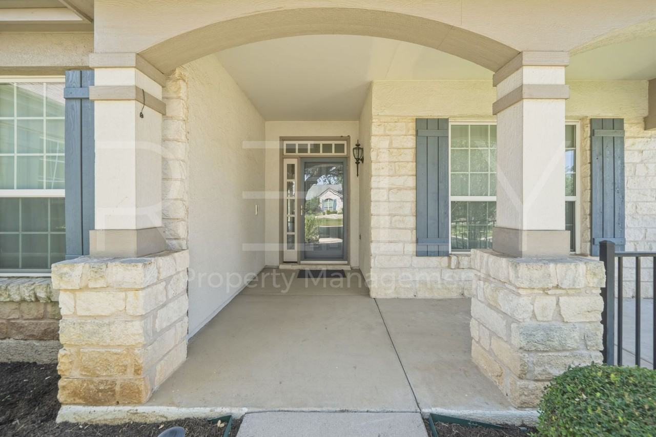 808 Armstrong Dr - Photo 6 of 50