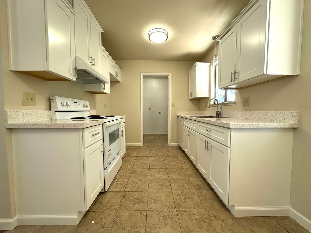 525 Downing Ln - Photo 5 of 29
