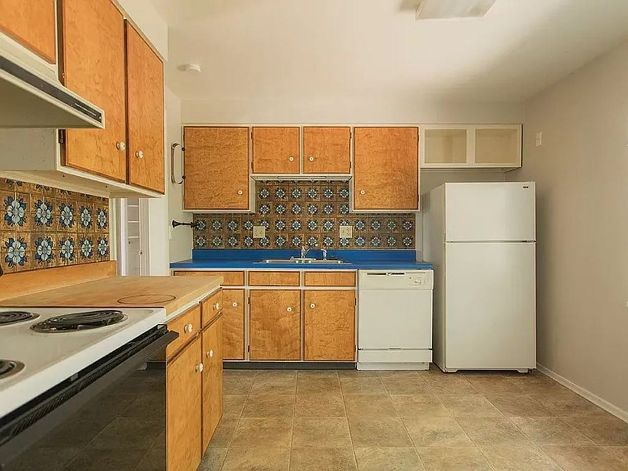 766 Mohawk Dr - Photo 4 of 17