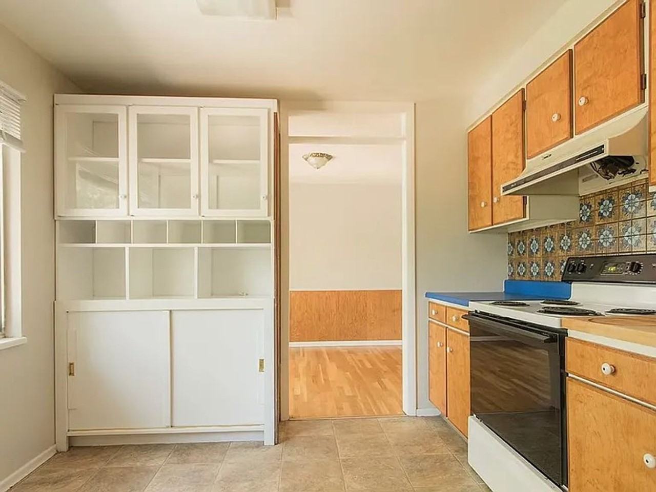 766 Mohawk Dr - Photo 5 of 17