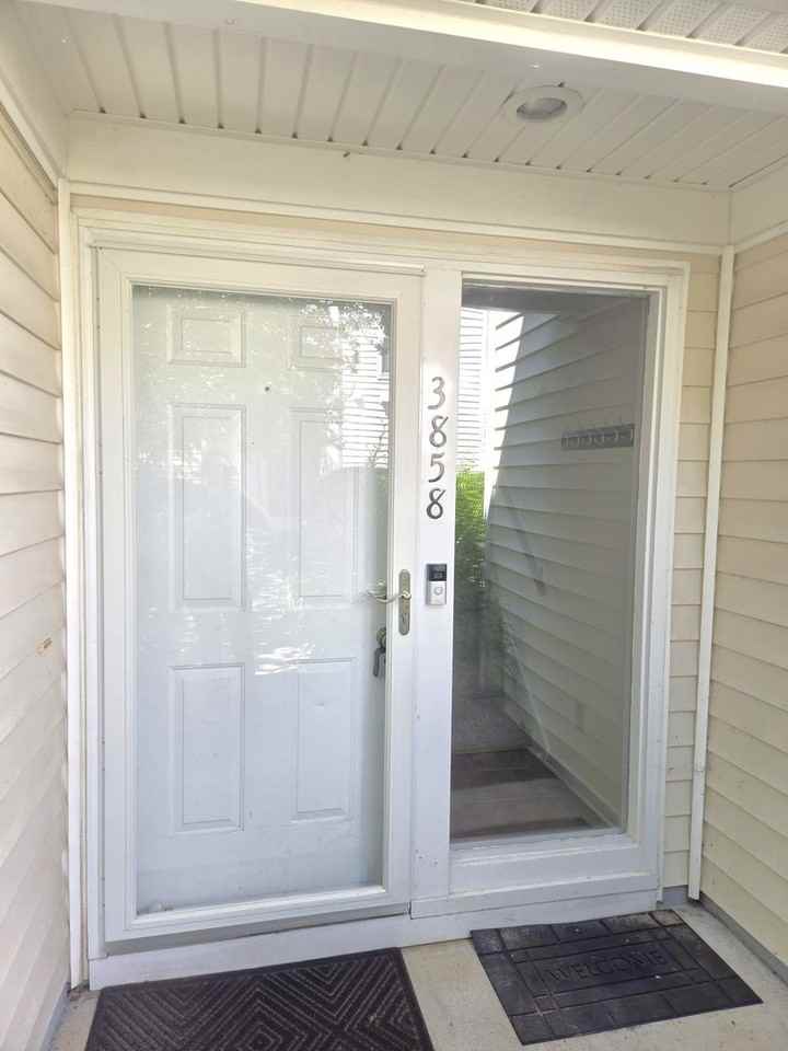 3858 Staffordshire Ln - Photo 3 of 17