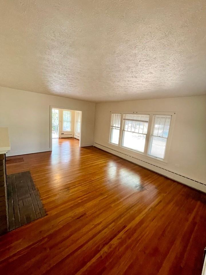 630 S Whitcomb St - Photo 6 of 47