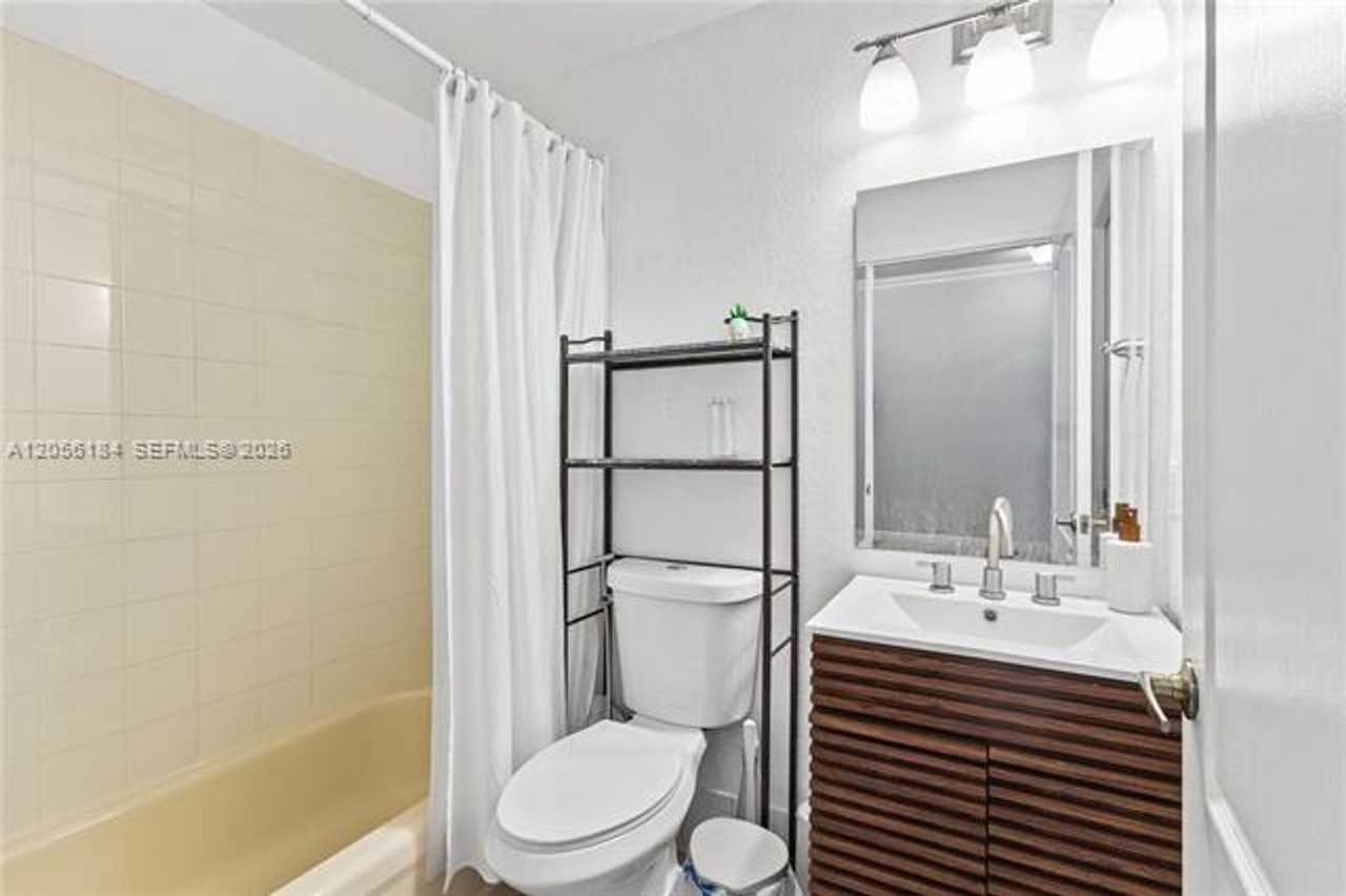 8862 8862 W Flagler St th 8 - Photo 6 of 13