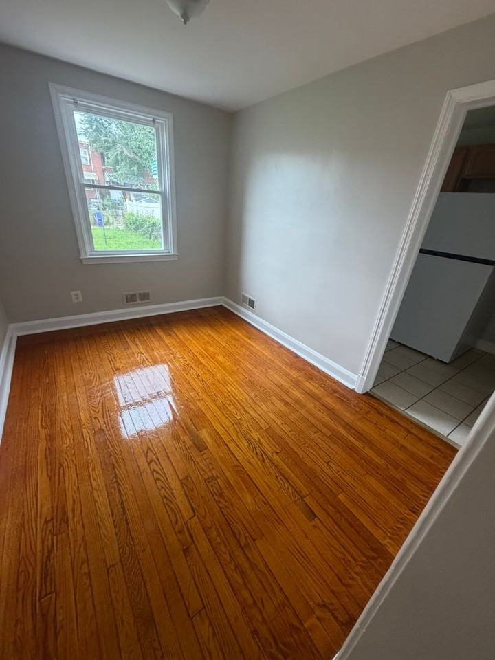 4007 Lyndale Ave - Photo 2 of 9