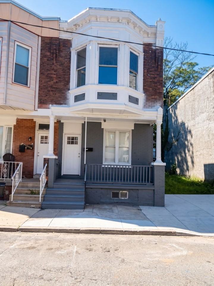 5030 Summer St - Photo 2 of 9