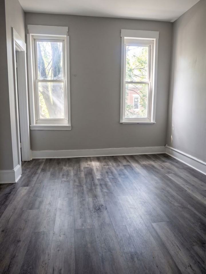 5030 Summer St - Photo 6 of 9