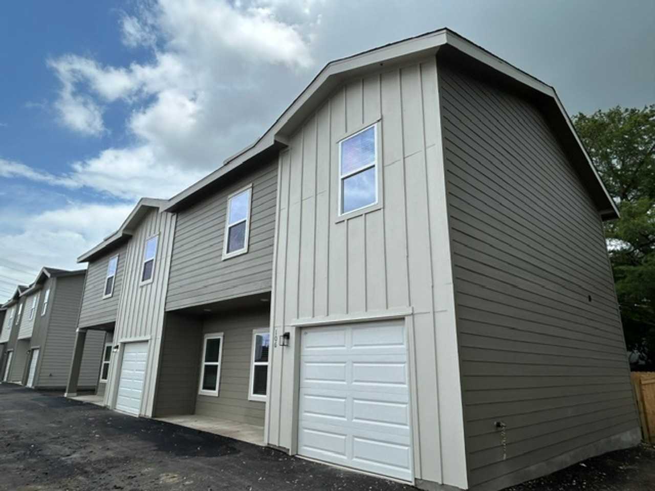 9007 Glen Mont #105 & 106 San Antonio, TX 78239 - Photo 2 of 10