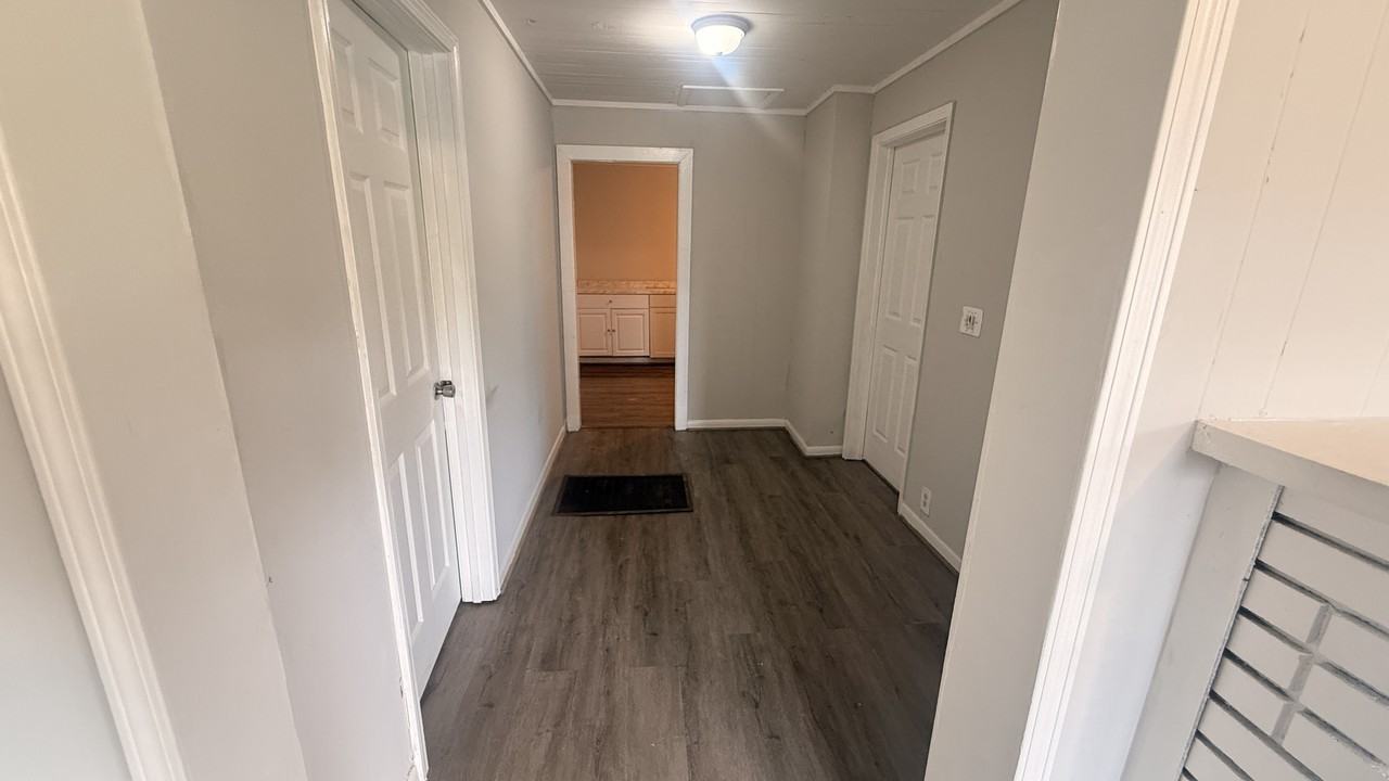 926 Knoxville Pl #1 - Photo 3 of 10