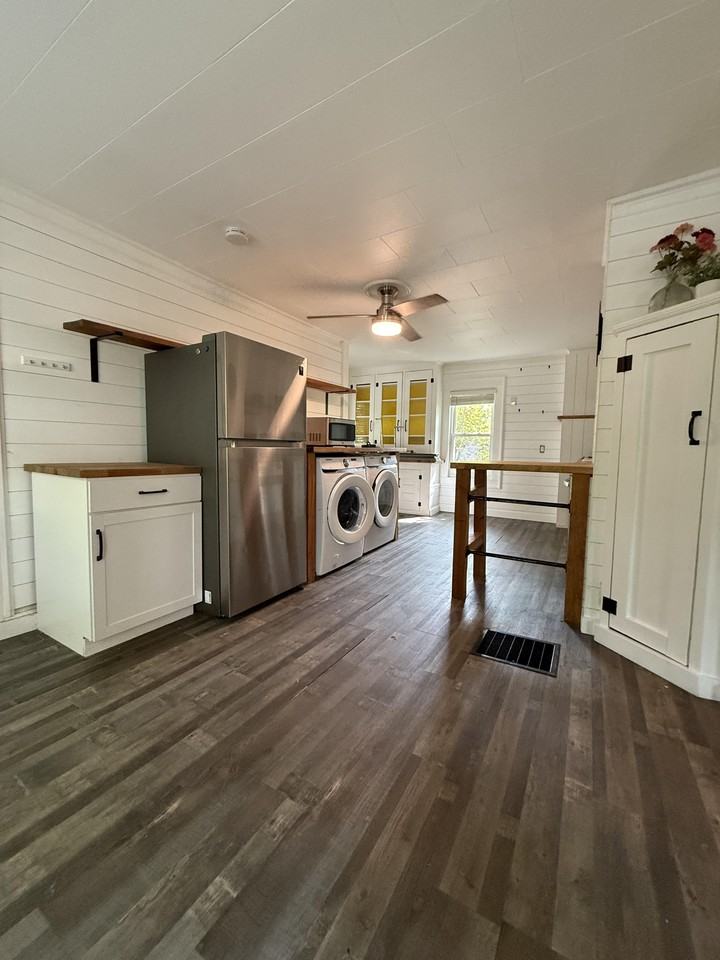 72 Windsor St #1 - Photo 2 of 9