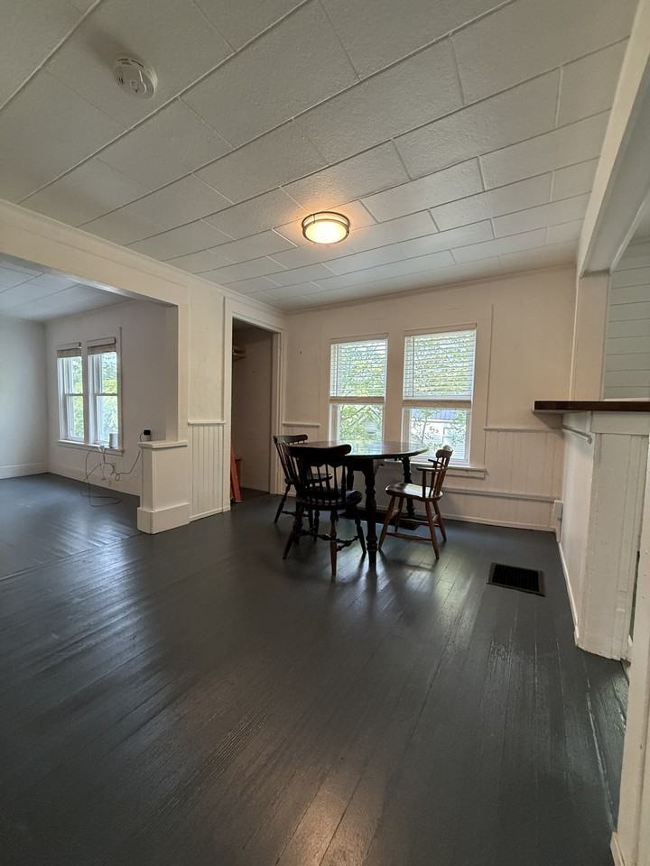 72 Windsor St #1 - Photo 4 of 9