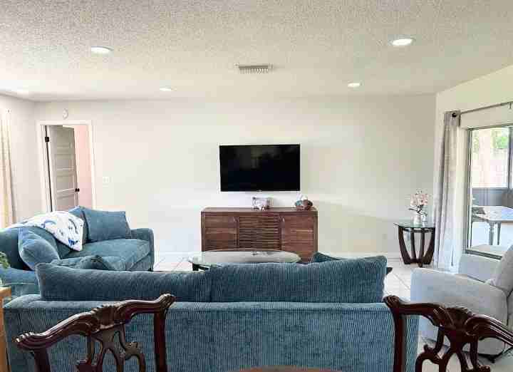 727 Gilda Dr #1 - Photo 3 of 27