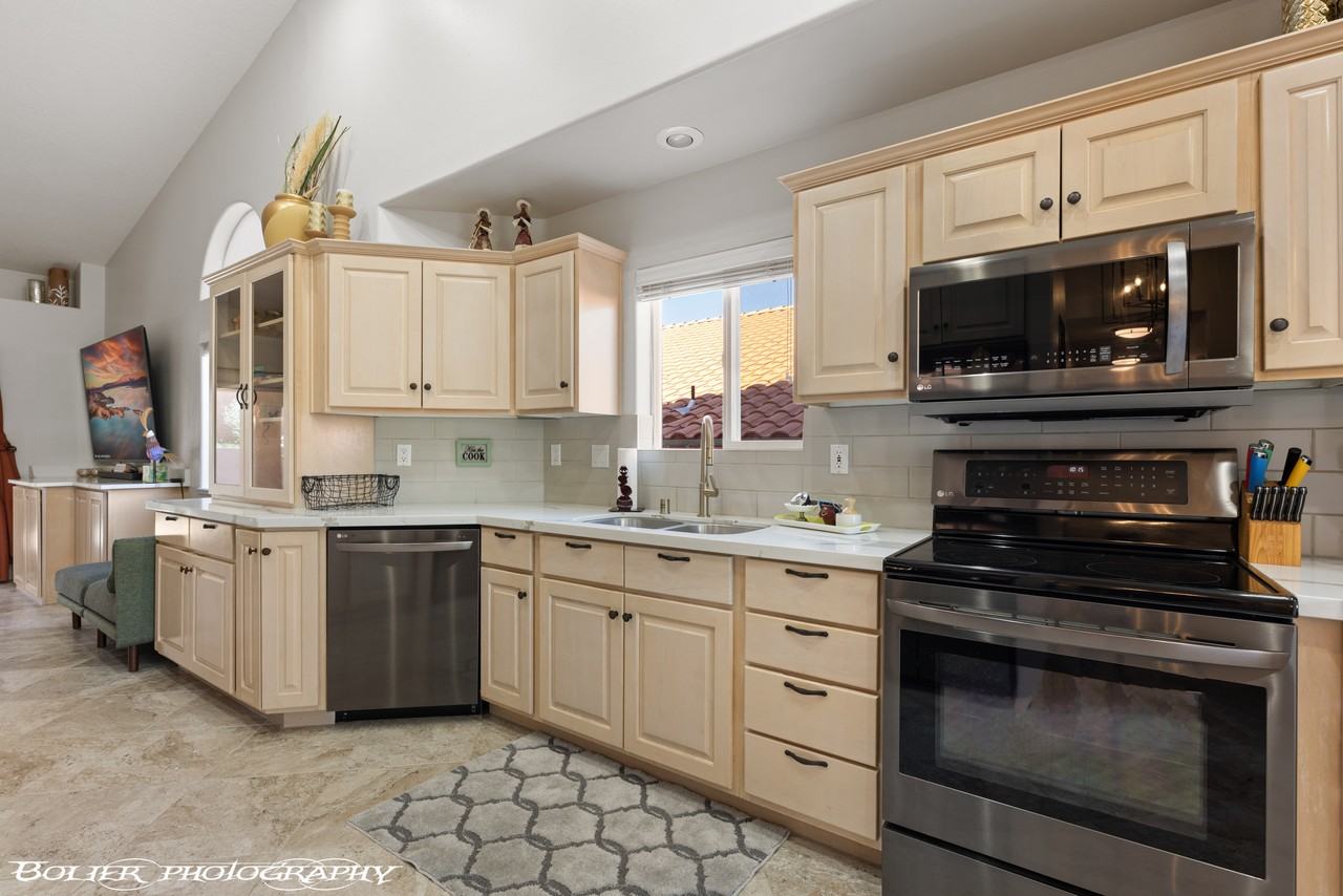 887 Ironwood Dr #1 - Photo 7 of 26