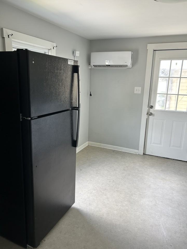 352 Dunkard Ave #B - Photo 3 of 10
