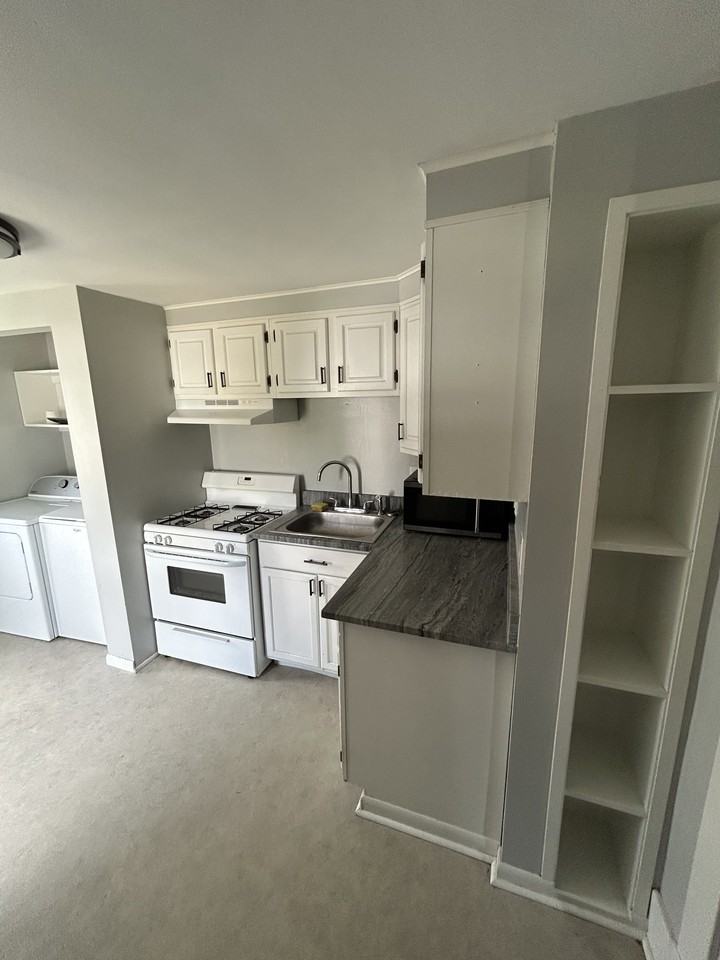 352 Dunkard Ave #B - Photo 4 of 10