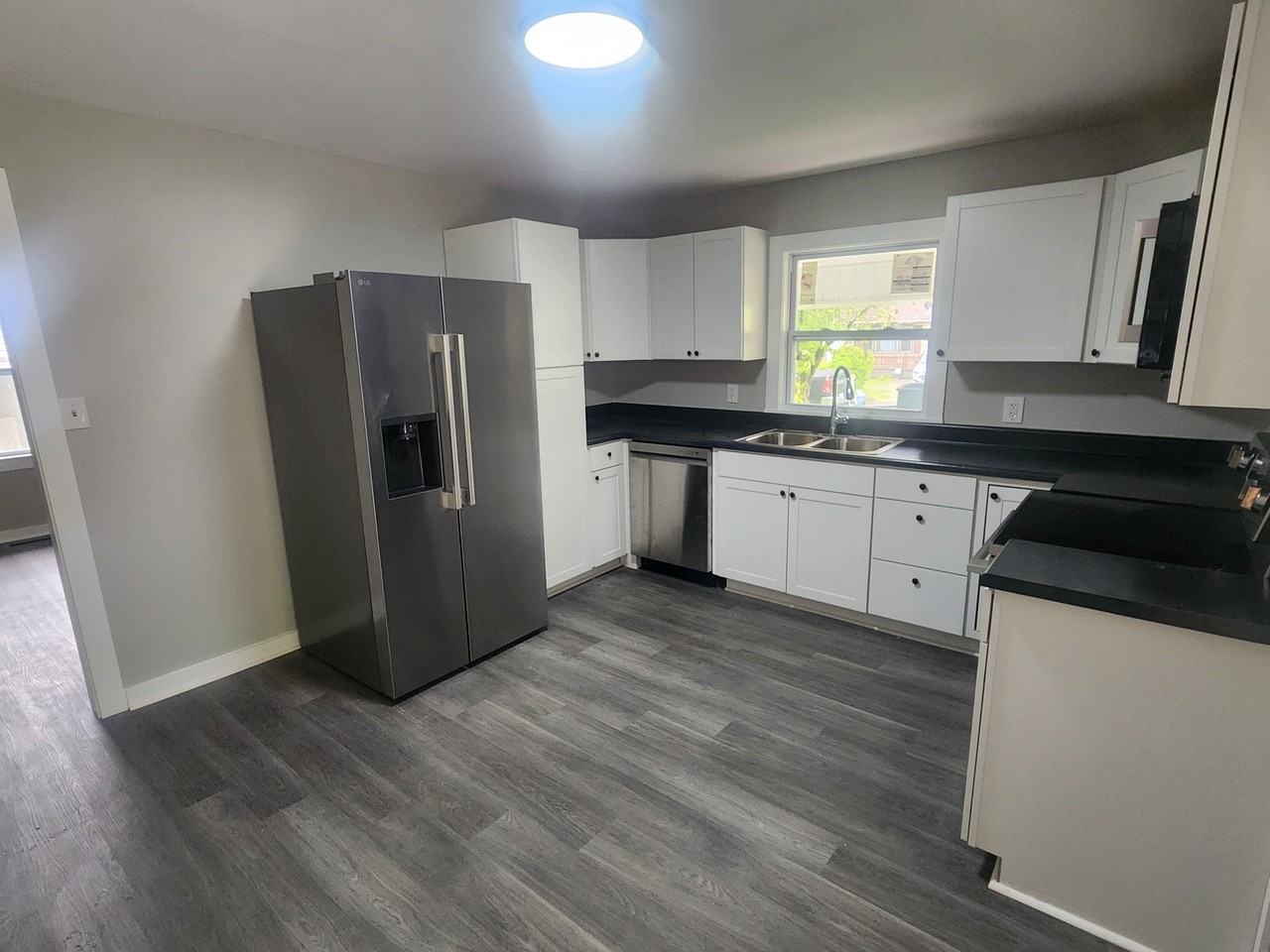 2621 Louise Ave #1 - Photo 2 of 12